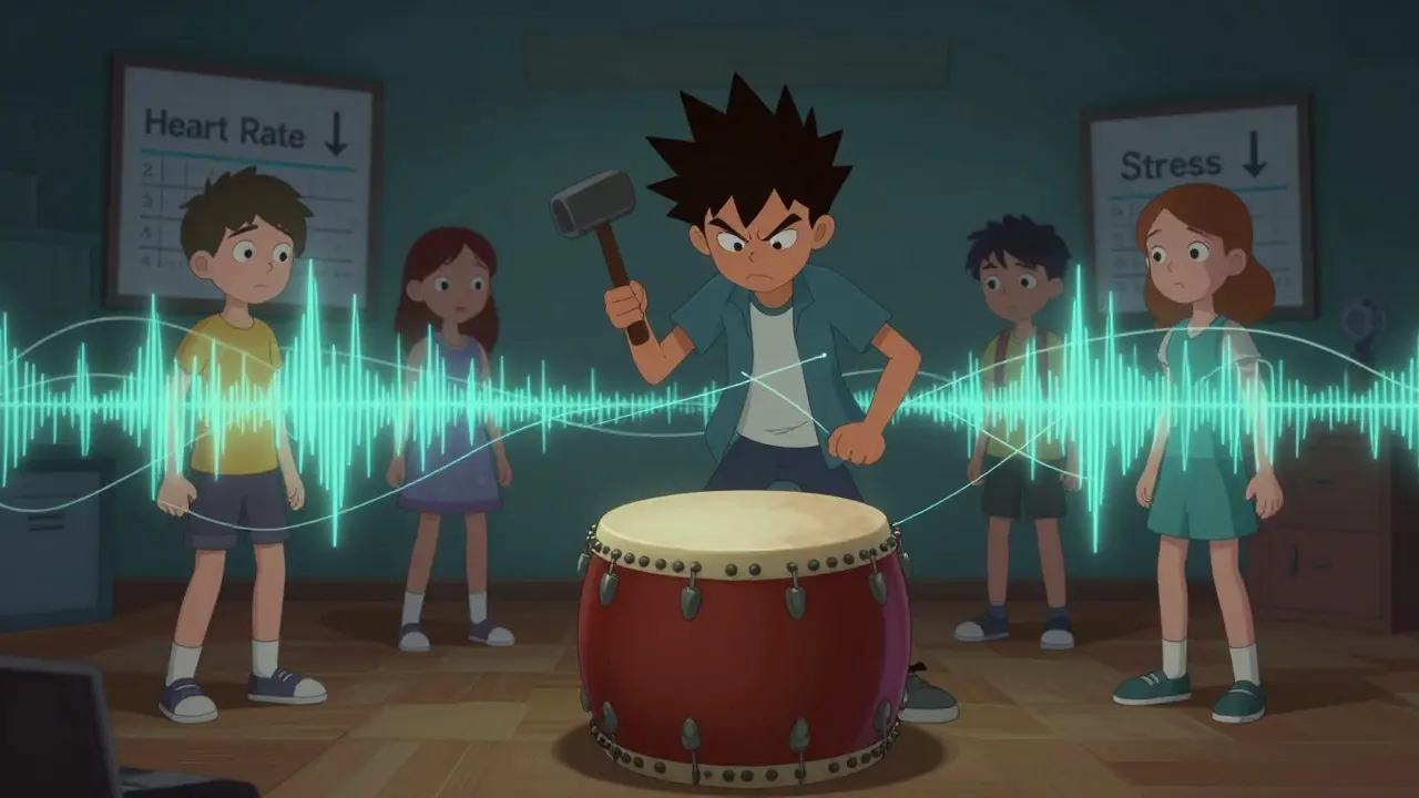 Teenager hraje na buben, zvuky vytvářejí spojení s ostatními.